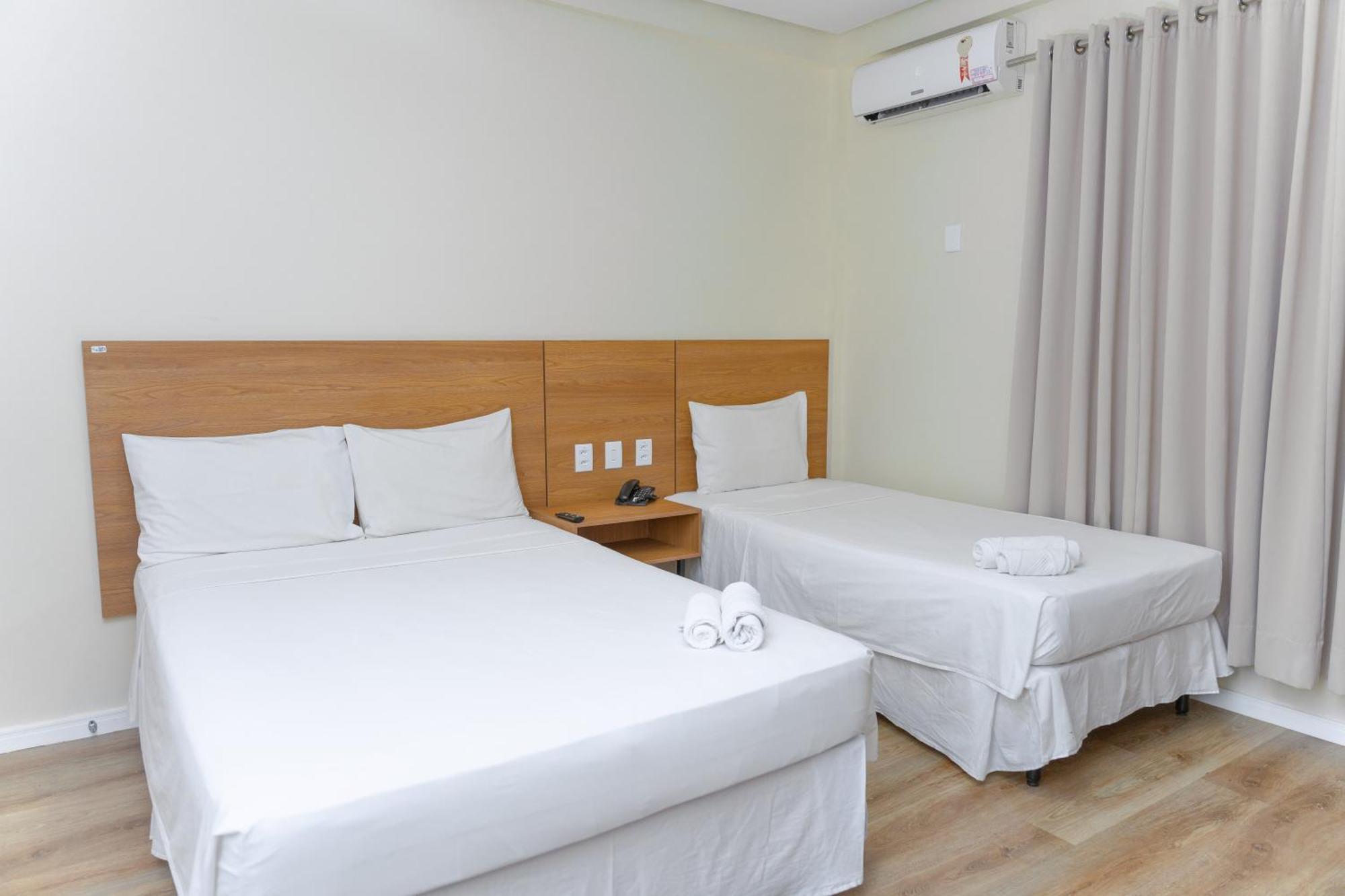 Hotel Equinocios Essential 바르카레나 외부 사진