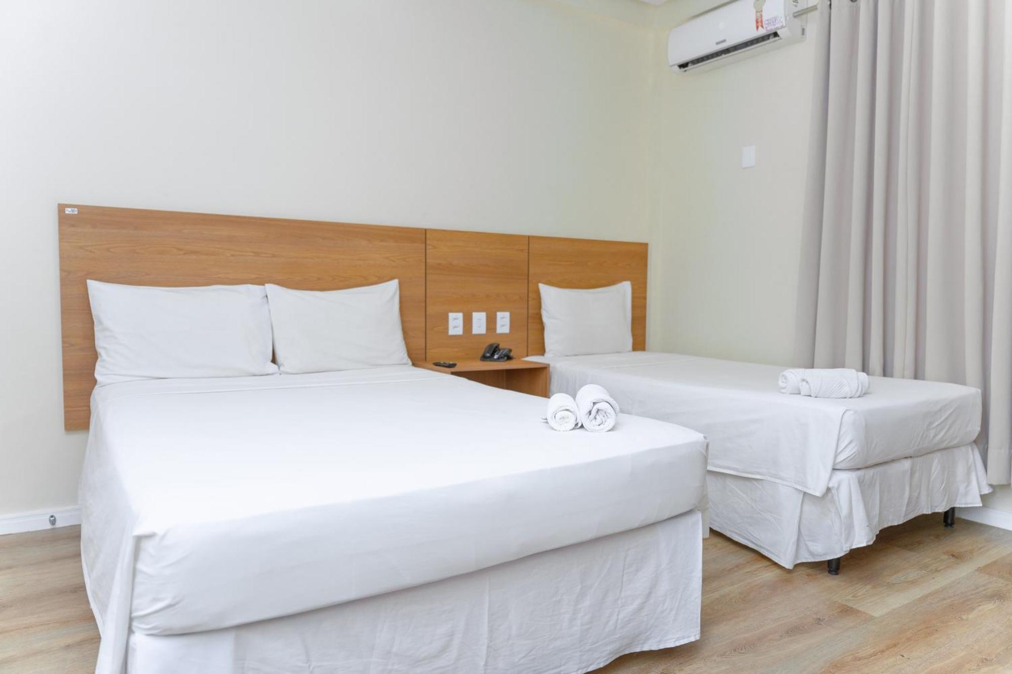 Hotel Equinocios Essential 바르카레나 외부 사진