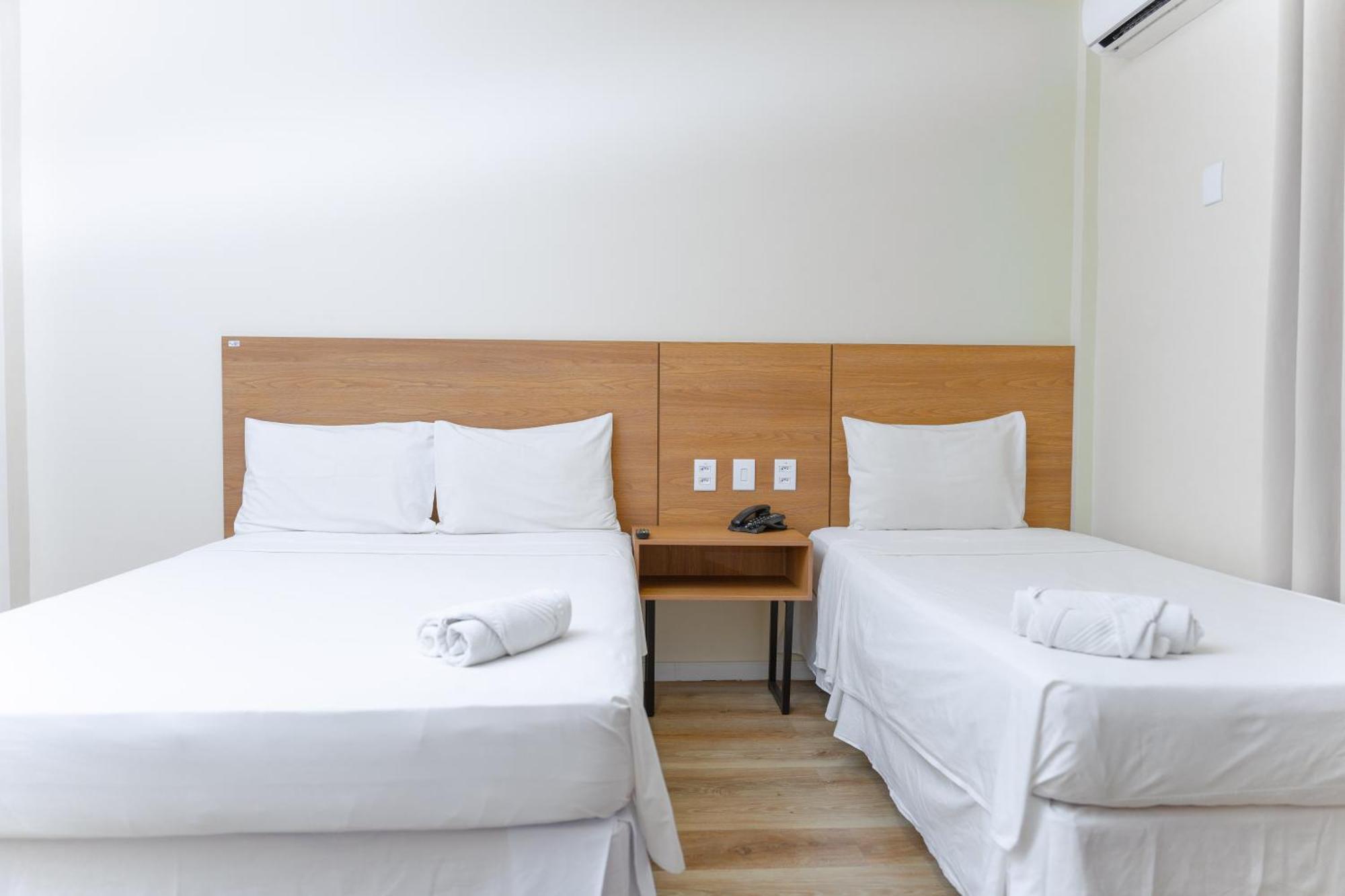 Hotel Equinocios Essential 바르카레나 외부 사진